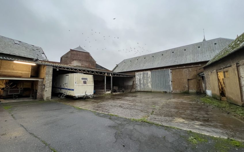 Corps de ferme à Davenescourt :